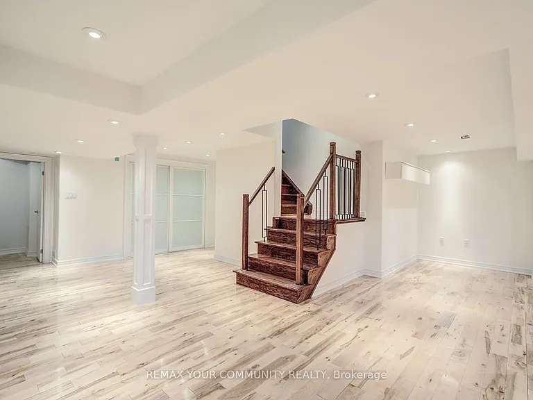 230 Humberland Dr — Photo 30