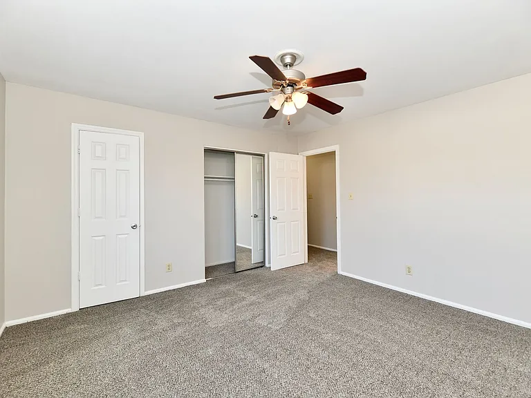 Park Lane Apartments — Photo 64