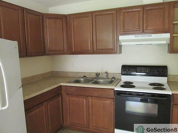 4th image of 820 Narcissus Ave #2