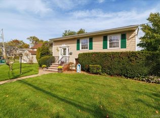 101 Stuart Ave, Malverne, NY 11565