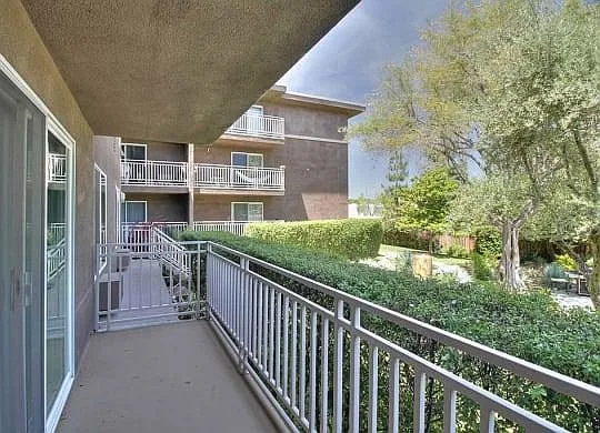 The Luxe Apartments — Photo 22