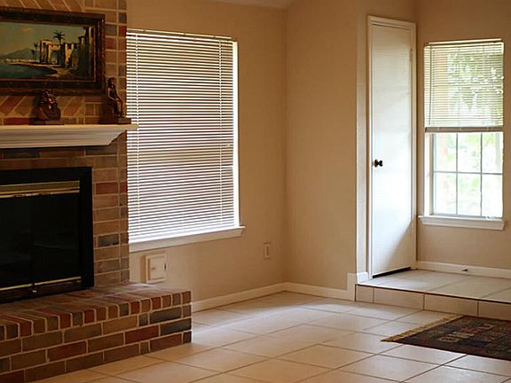 5th image of 1222 Kings Creek Trl
