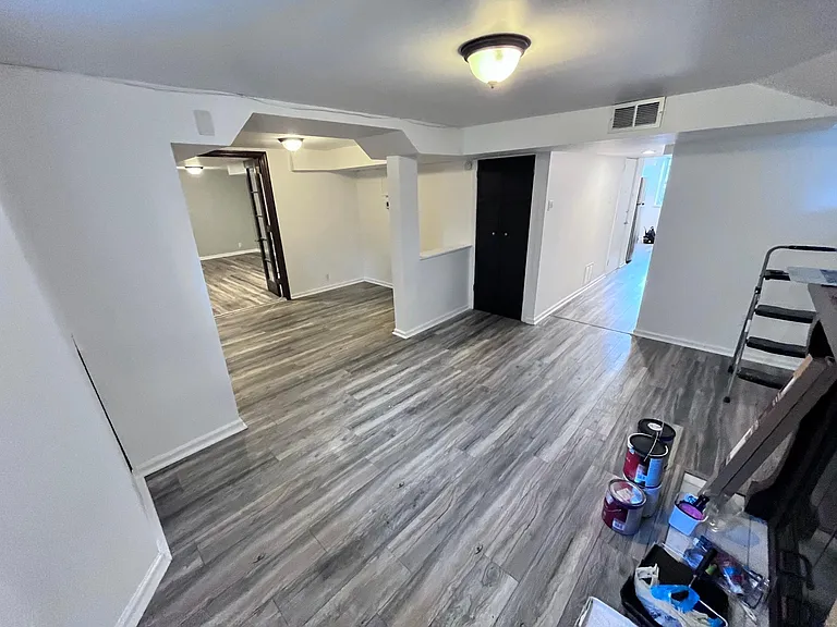 119 W Sycamore St #B — Photo 6