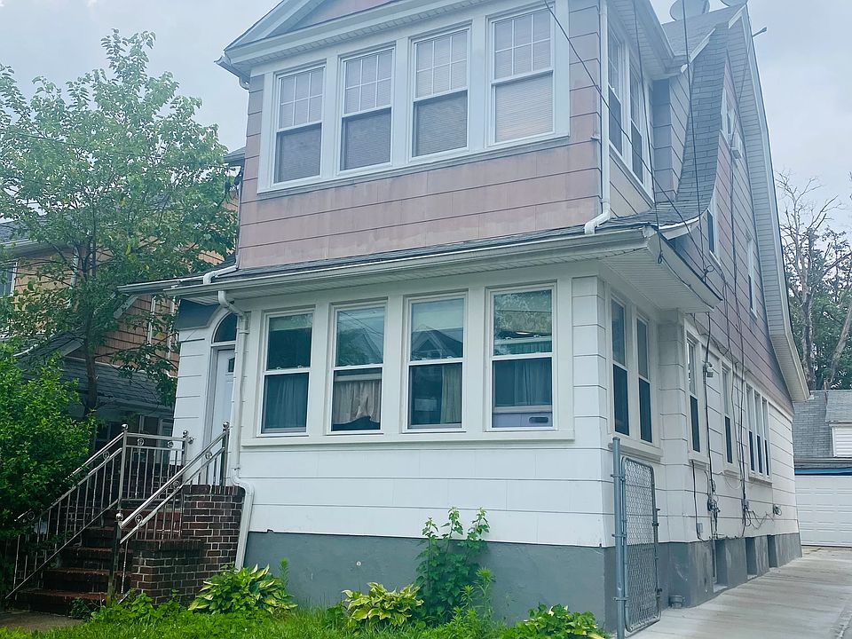 1st image of 8429 122nd St