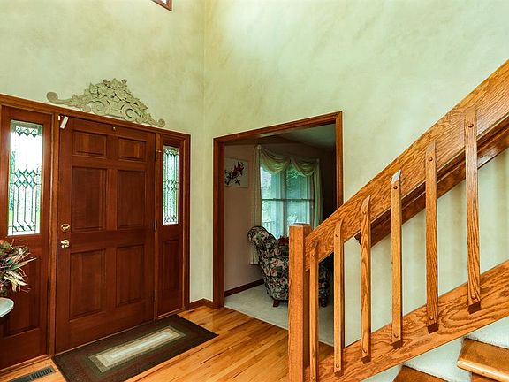 4th image of 233 Old Carriage Dr