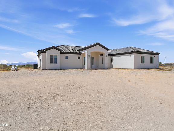 5th image of 17587 W Dale Lane