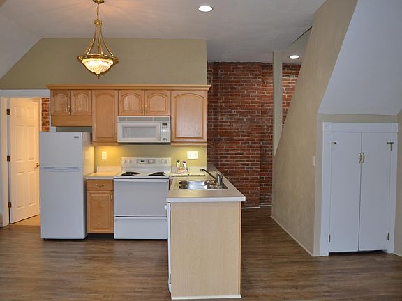 5th image of 176 Main St #3