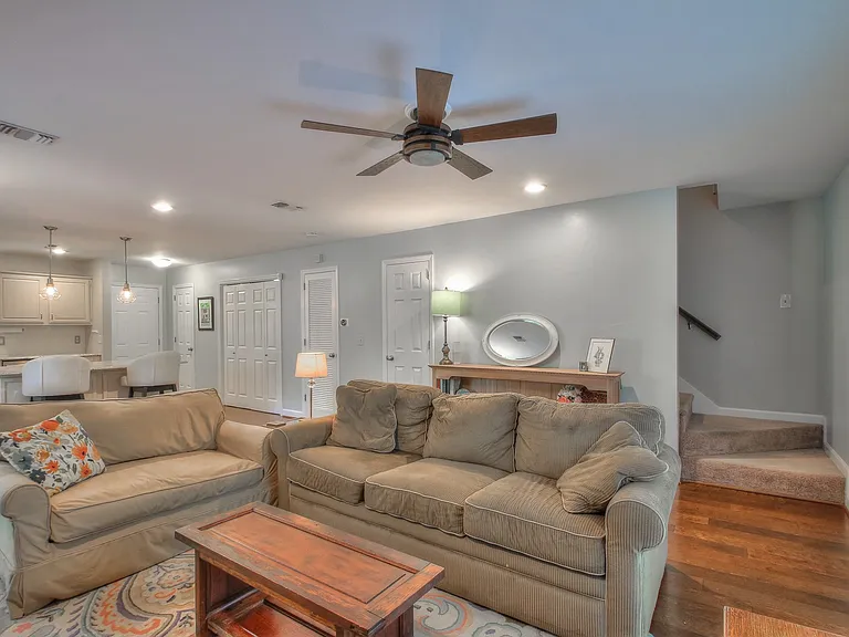3321 Lealand Ln — Photo 12