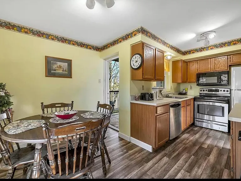 11910 Gravois Rd #3 — Photo 15