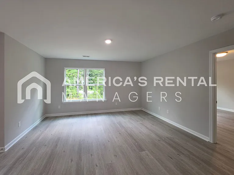 10319 Squires Way — Photo 34