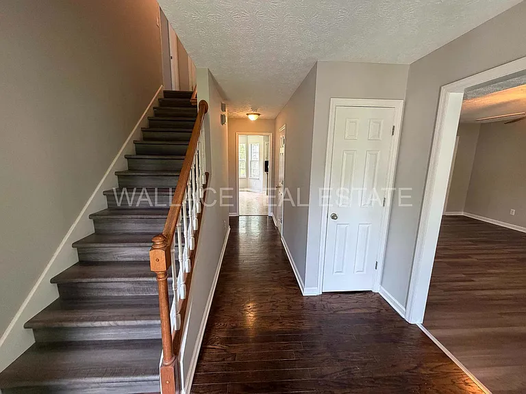 6919 Yellow Oak Ln — Photo 3