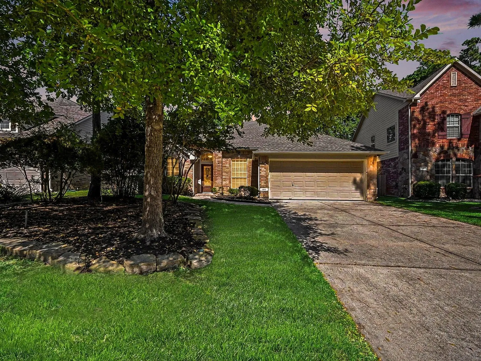 4 bed, 2.0 bath, 2400 sqft, $2,650 — Photo 1