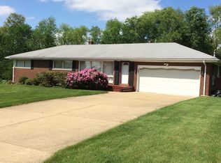 3833 Thunderbird Cir NW, North Canton, OH 44720