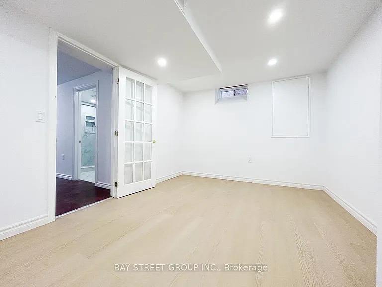17 Bradbury Cres — Photo 7