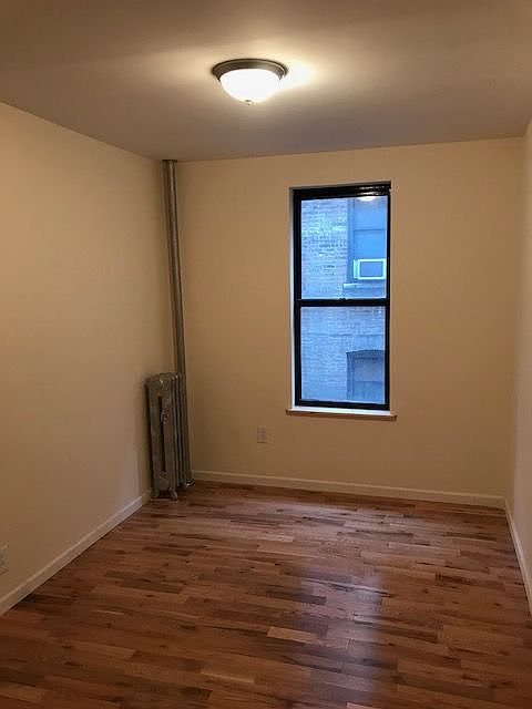 2nd image of 371 Wadsworth Ave APT 33