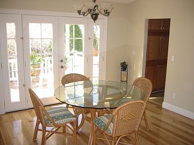 Cozy Dining Area