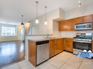 4458 Albert St #204, Burnaby, BC V5C2G2