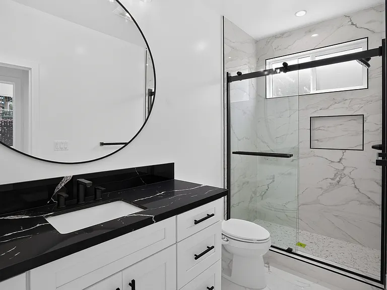 2219 Belmont Ln — Photo 13