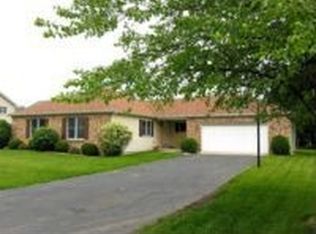 1304 Prairie Ln, Yorkville, IL 60560