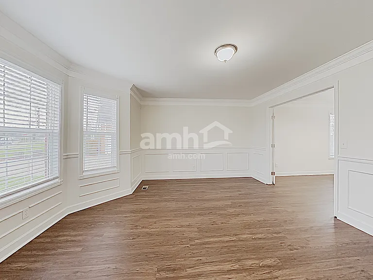 1305 Bantry Dr — Photo 6