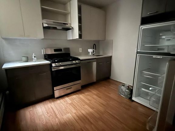 5th image of 114 W 7th St #1LL