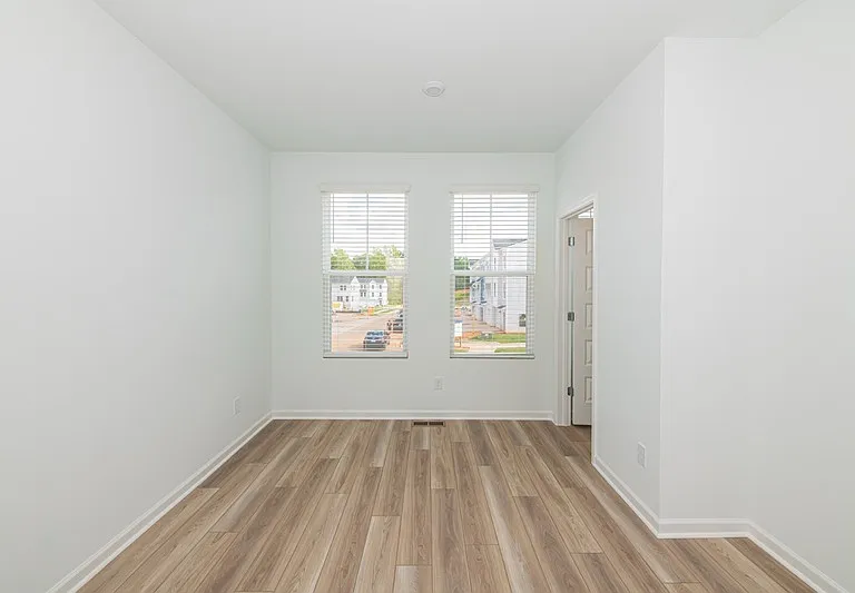 815 Freston Rd — Photo 10
