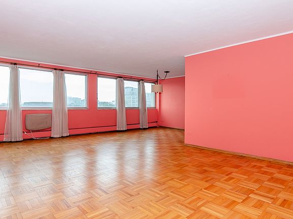 Wow! All the windows!
