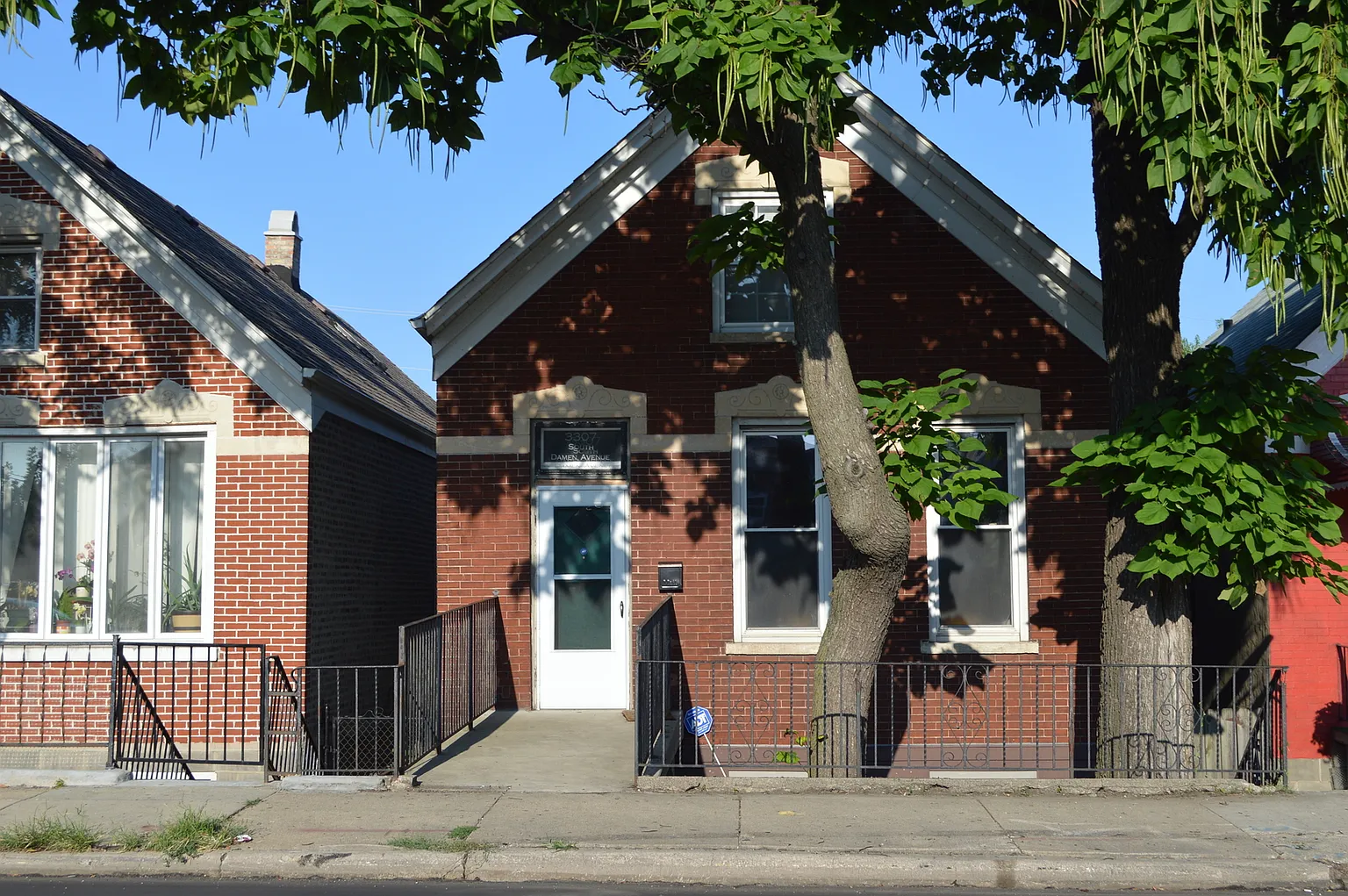 3307 S Damen Ave photo 1