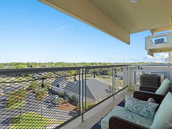 3rd image of 825 Bayshore Dr APT 605