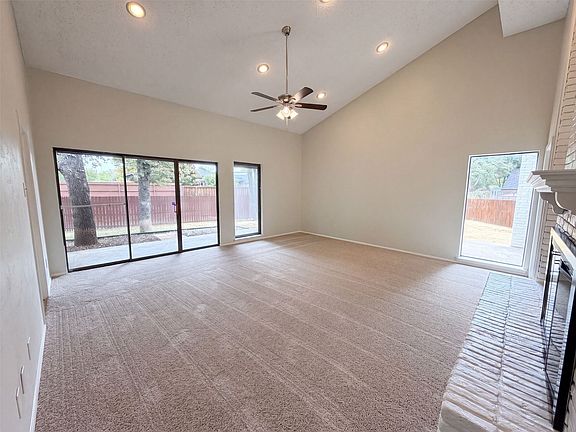 3rd image of 742 Hummingbird Cir