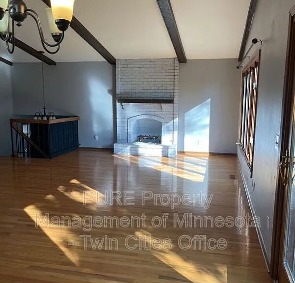 10025 Beard Ave S — Photo 4