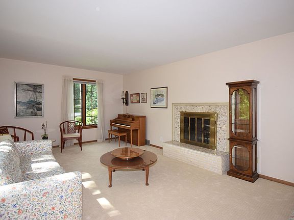 2nd image of 18255 Benington Dr