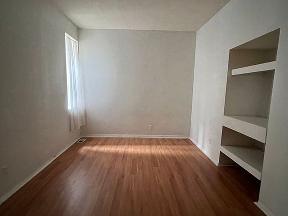 5th image of 721 Bainbridge St Floor 1