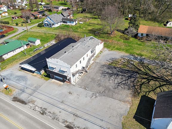 4th image of 112 Douglas Dr