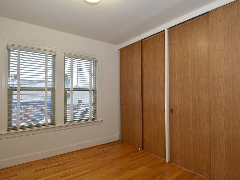 Ellinwood Apartments — Photo 12
