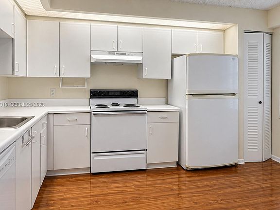 5th image of 1500 SW 131st Way APT 406N