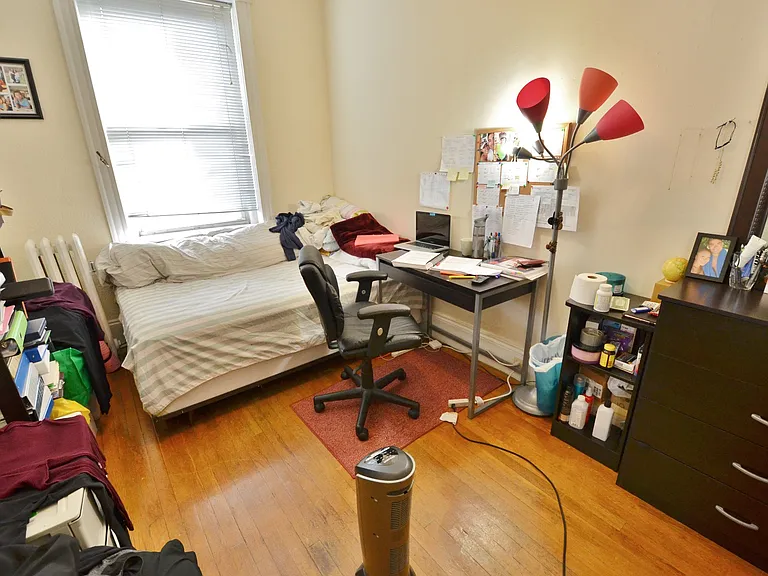 56 Queensberry St #4 — Photo 17