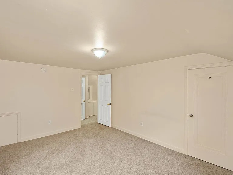 610 Brown Ave — Photo 17