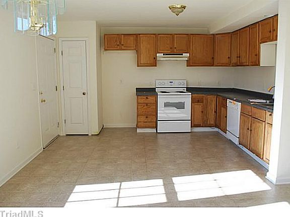 4th image of 1116 Pichard St