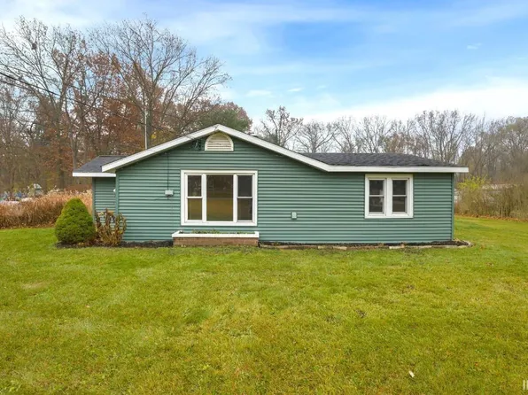 10266 Glenwood Ave, Osceola, IN 46561