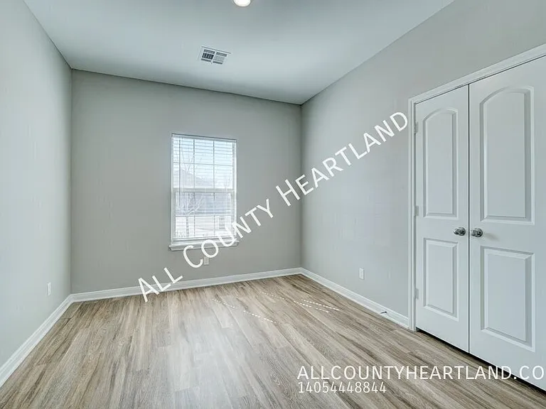 309 E Georgia Ter — Photo 11