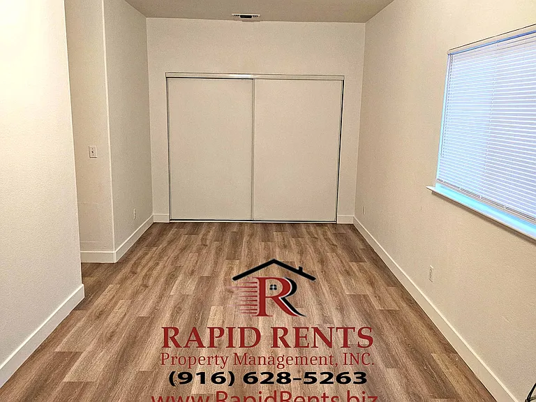 7724 35th Ave — Photo 12