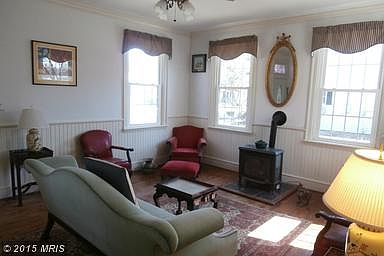 4th image of 108 Miller St