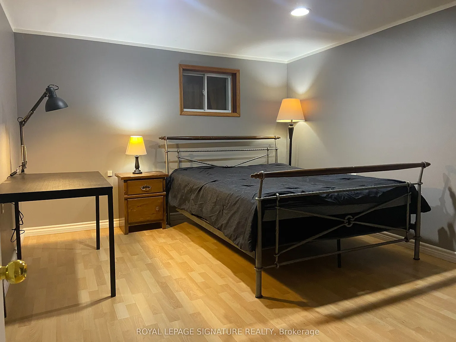 8 bed, $1,000 — Photo 1