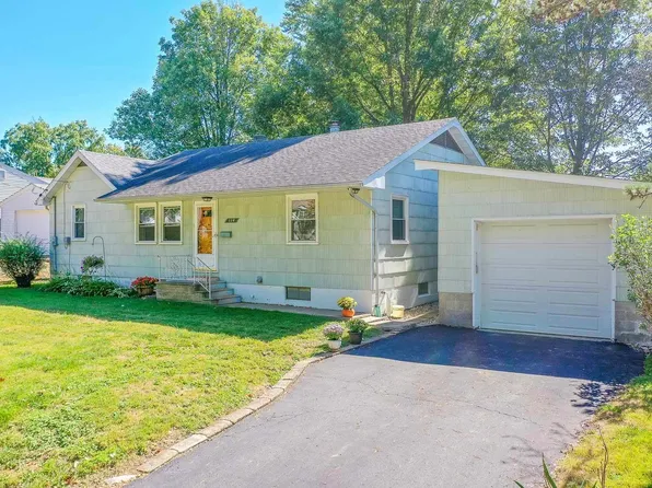 114 Henderson St, Troy, IL 62294