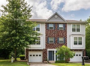 201 Valley Stream Dr, Delmont, PA