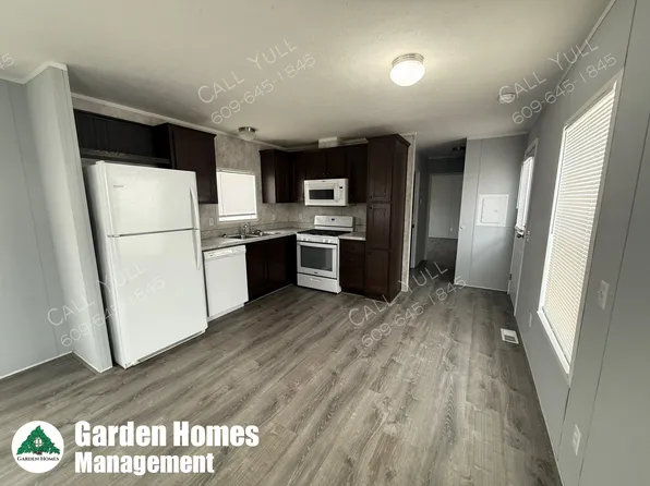 121 Abbey Rd, Egg Harbor Township, NJ 08234