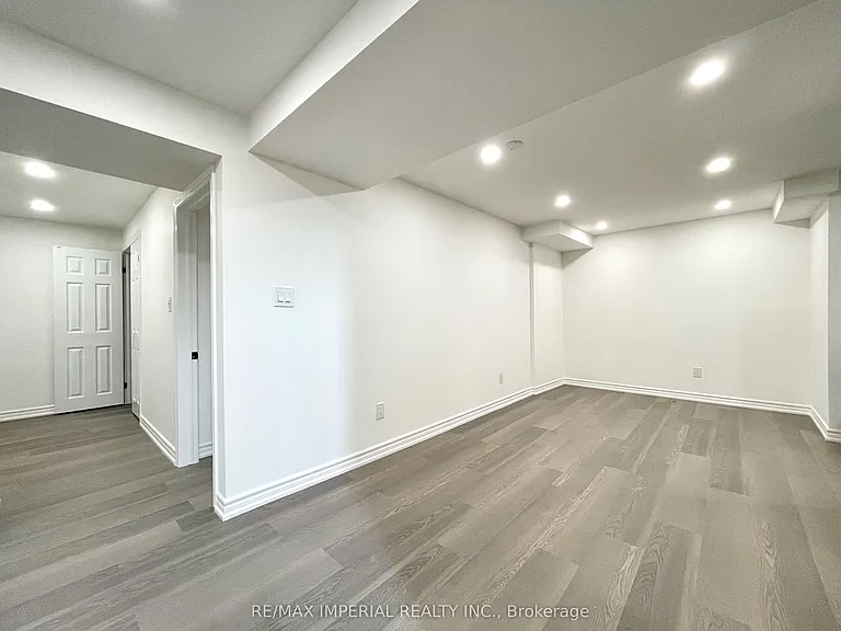 40 Brewsland Cres #BASEMENT — Photo 8