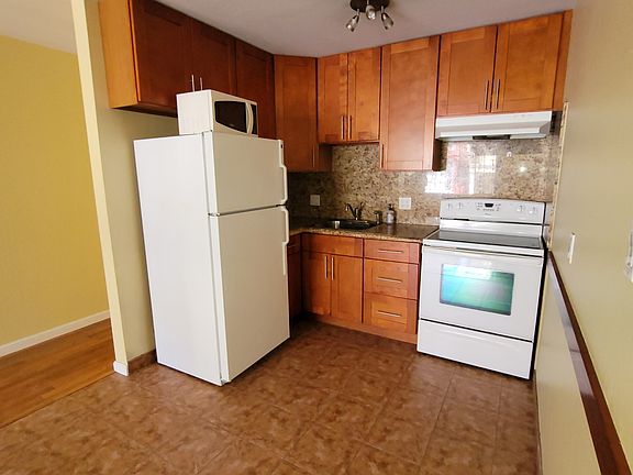 3rd image of 25 Sharon St APT 3