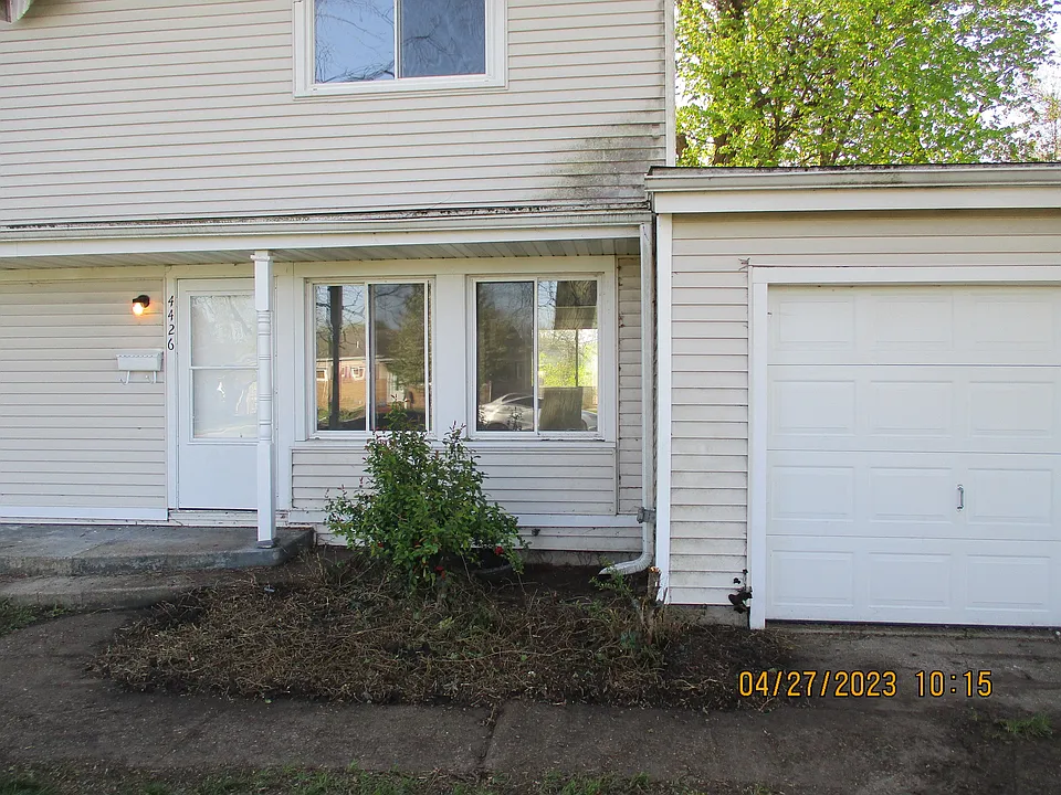 4424 Huron Cir